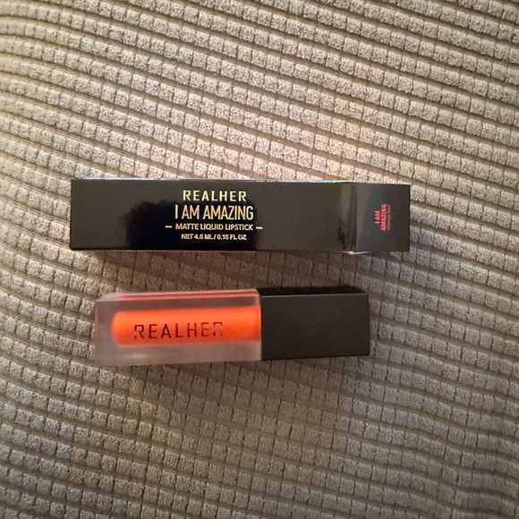 RealHer I Am Amazing Matte Liquid Lipstick - Red Orange - Picture 1 of 5